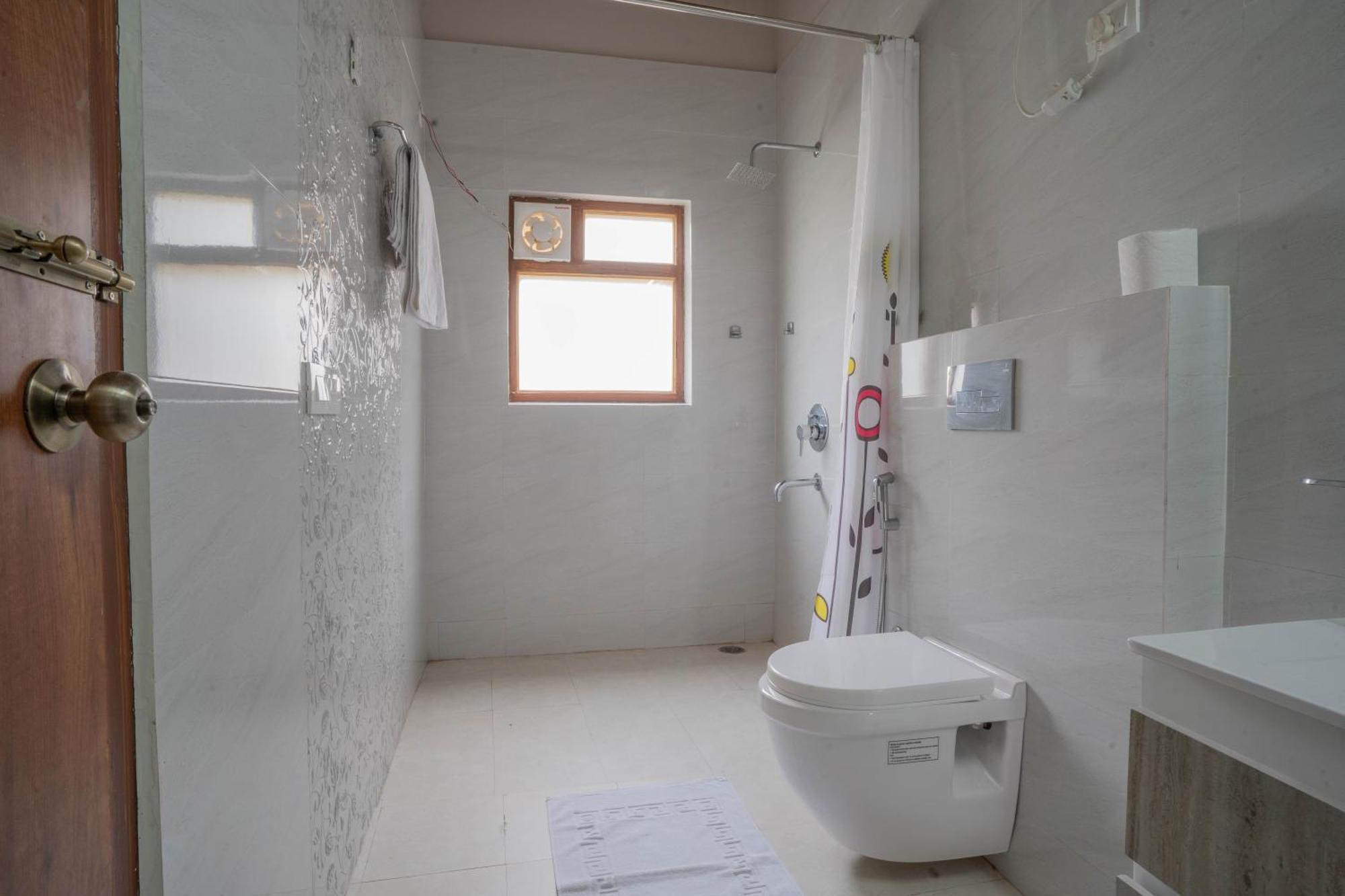 Hostie Sahasrara-3Bhk Chalets, Majkhali, Раникхет Экстерьер фото